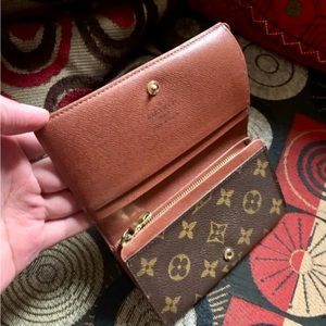 Authentic Louis Vuitton Women’s Vintage Leather Monogram Wallet.